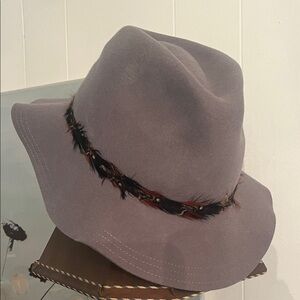 Men’s Gray Fedora with Feather Accent